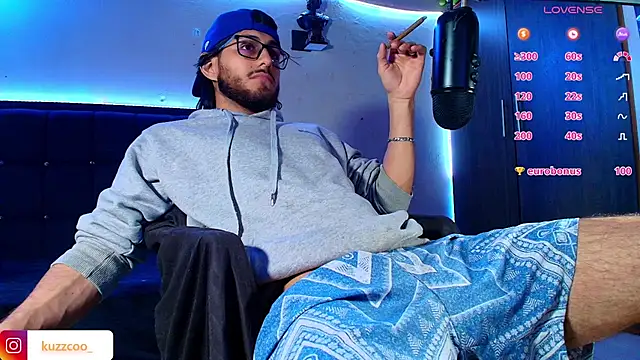 kuzzcoo online show from October 1, 2025, 2:06 am