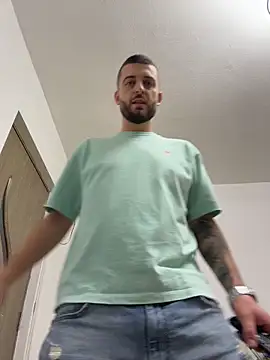 ElChapoGuzman95 online show from February 9, 2026, 8:35 pm