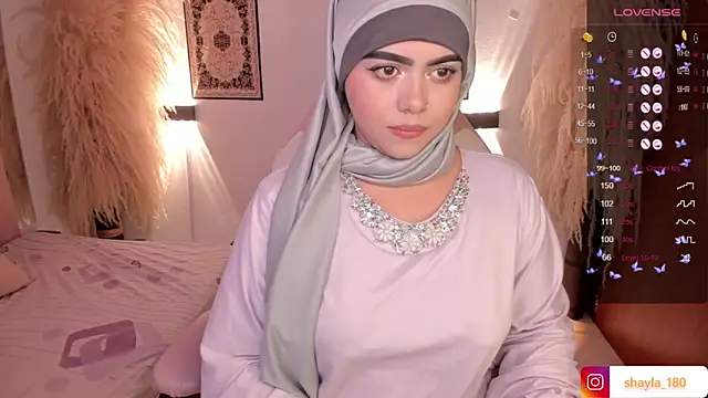 shayla 18 online show from December 4, 2024, 7:45 pm