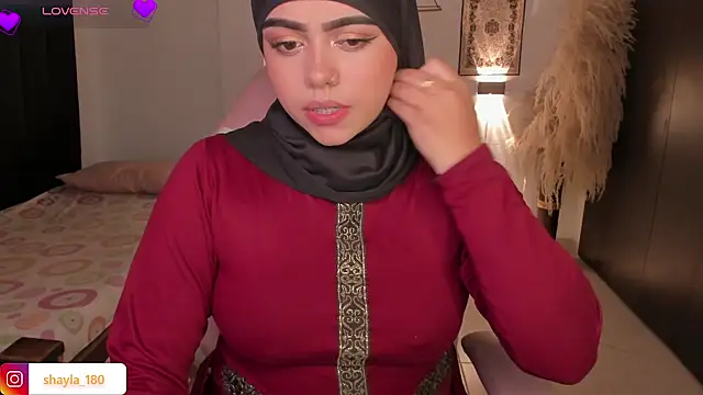 shayla 18 online show from October 10, 2025, 3:38 am