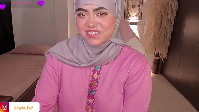 shayla 18 online show from December 1, 2025, 9:42 pm