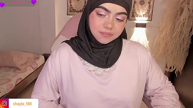 shayla 18 online show from April 24, 2026, 10:56 pm