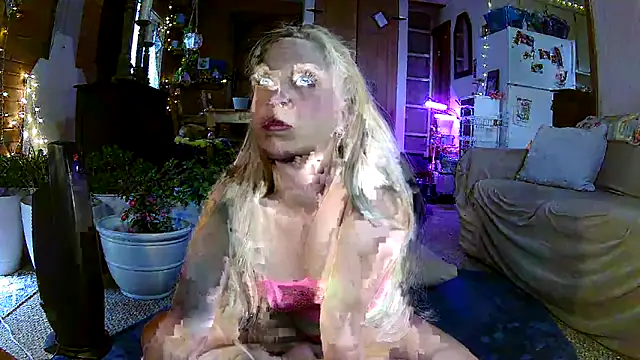 lyra rose online show from April 27, 2026, 6:39 pm