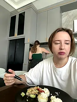 Nura n Sarah online show from October 2, 2025, 3:46 am