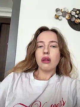 Nura n Sarah online show from April 10, 2026, 5:12 am