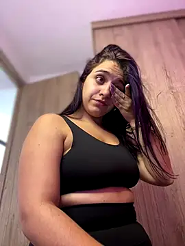 Alicia Ruiz online show from December 16, 2025, 6:13 pm