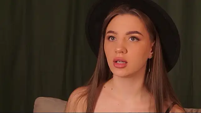 MaryHillty online show from December 5, 2024, 11:49 am