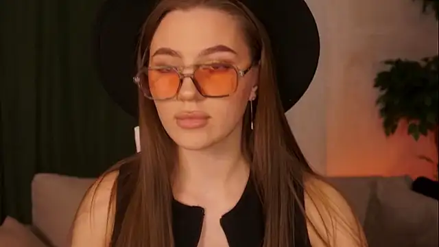 MaryHillty online show from December 6, 2024, 12:16 pm