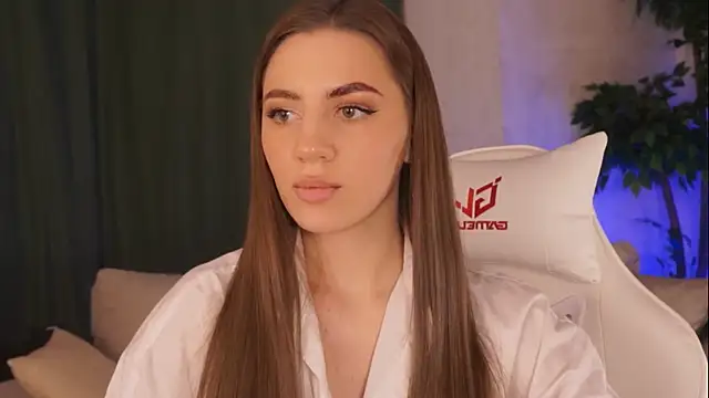 MaryHillty online show from December 7, 2024, 3:08 pm