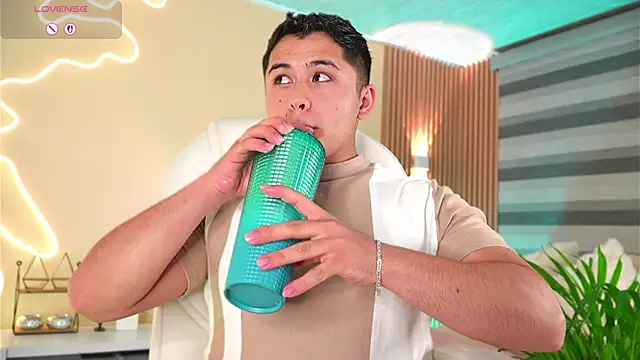 MatiasKorn online show from November 8, 2025, 6:46 am