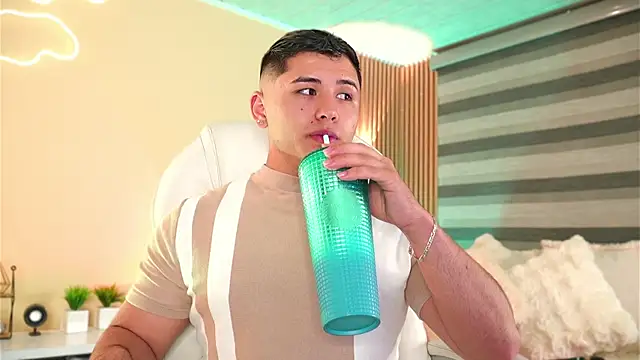 MatiasKorn online show from November 29, 2025, 5:43 am