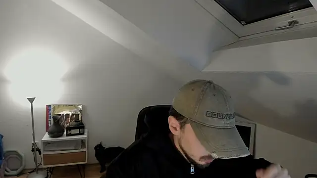 naked psy online show from October 28, 2025, 1:09 am