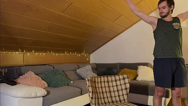 naked psy online show from November 18, 2025, 10:14 pm