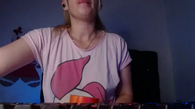 Snapshot of 69liamilk69 chatting on January 13, 2026, 3:45 am 69liamilk69 online show from January 13, 2026, 3:45 am