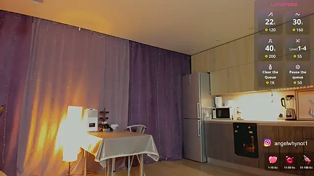 Snapshot of angelwhynot chatting on November 21, 2025, 1:43 pm angelwhynot online show from November 21, 2025, 1:43 pm