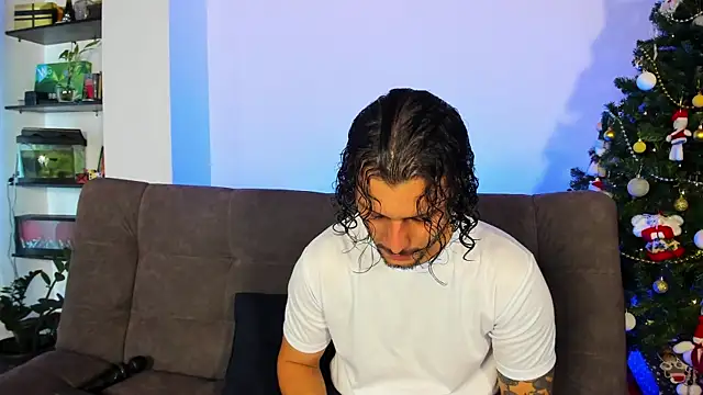 Twisted Fantasy online show from December 15, 2024, 9:09 pm