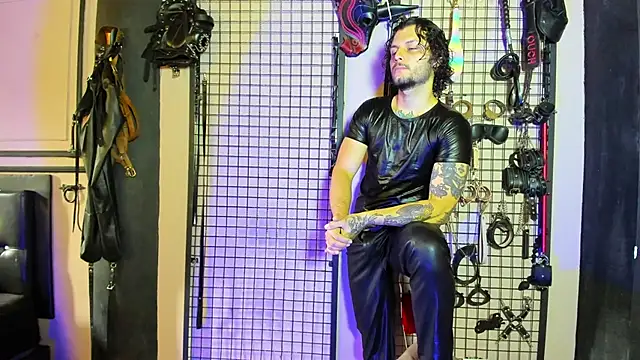 Twisted Fantasy online show from December 24, 2024, 2:33 pm