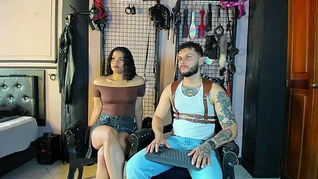 Snapshot of Twisted_Fantasy chatting on December 14, 2025, 8:57 pm Twisted Fantasy online show from December 14, 2025, 8:57 pm