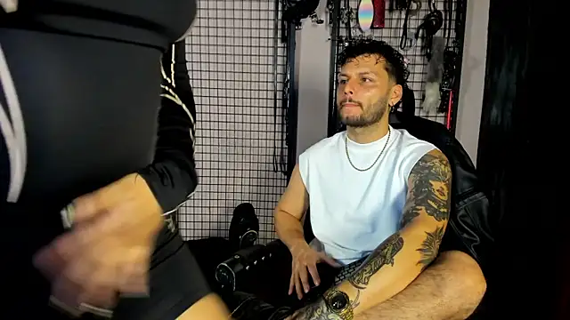 Snapshot of Twisted_Fantasy chatting on February 3, 2026, 4:21 am Twisted Fantasy online show from February 3, 2026, 4:21 am