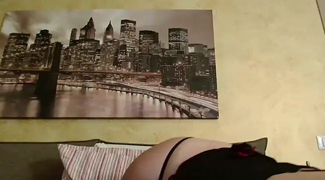 daniita online show from December 8, 2024, 1:58 pm