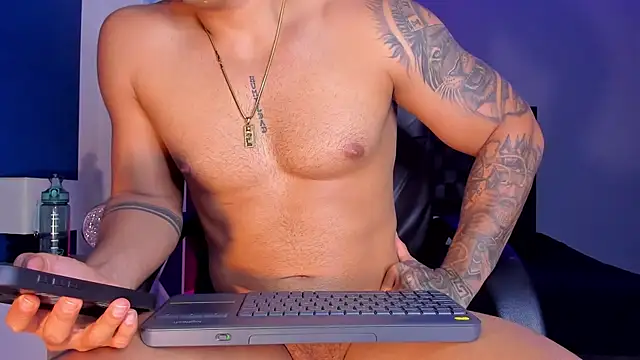 alex oficial online show from January 17, 2025, 6:04 am