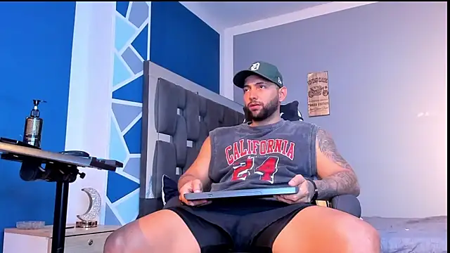 alex oficial online show from June 15, 2026, 12:24 am
