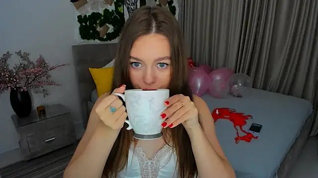 MiracleCurly online show from February 14, 2025, 10:36 pm