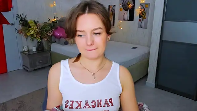 MiracleCurly online show from March 15, 2025, 6:54 pm