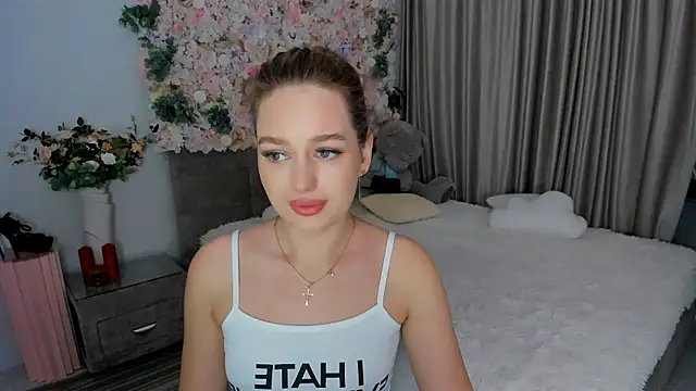 MiracleCurly online show from October 1, 2025, 7:20 pm