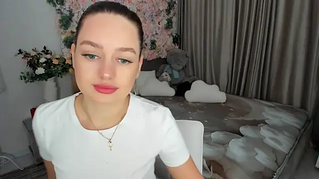 MiracleCurly online show from October 15, 2025, 7:03 pm