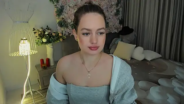 MiracleCurly online show from November 14, 2025, 7:23 pm