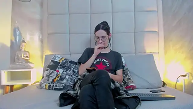 Hecatee 77 online show from November 6, 2025, 7:59 pm