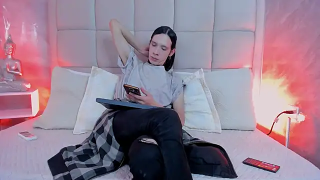 Hecatee 77 online show from November 14, 2025, 7:56 pm