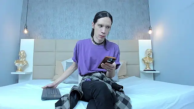 Hecatee 77 online show from March 5, 2026, 7:43 pm