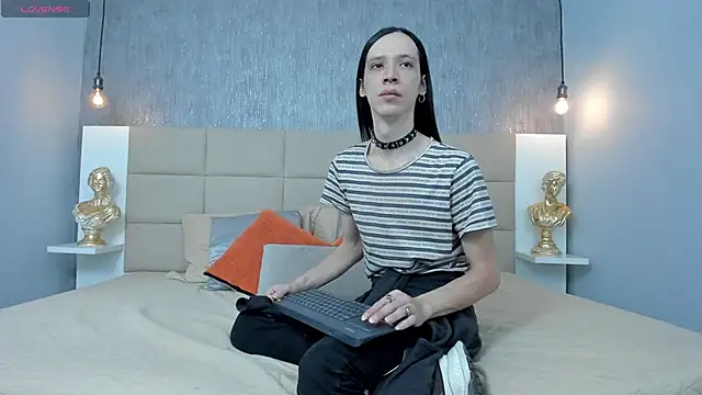 Hecatee 77 online show from April 20, 2026, 7:04 pm