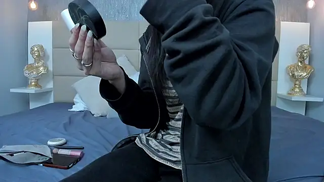 Hecatee 77 online show from May 12, 2026, 7:22 pm