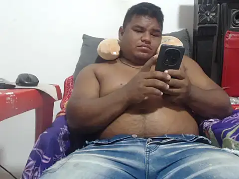 PONSE LATINO online show from November 25, 2025, 3:23 pm