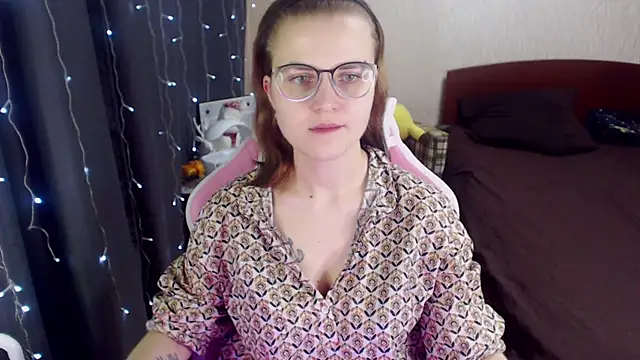 MissBrightShine online show from January 30, 2025, 9:57 am