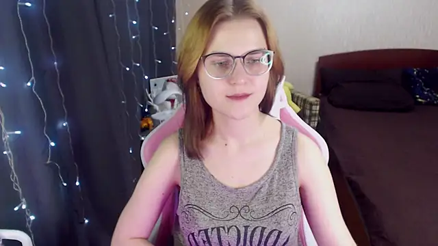 MissBrightShine online show from February 1, 2025, 12:47 pm