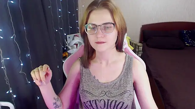 MissBrightShine online show from February 1, 2025, 3:50 pm