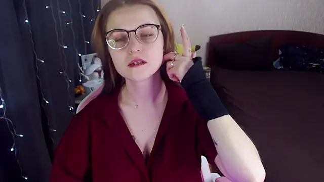 MissBrightShine online show from February 12, 2025, 9:52 am