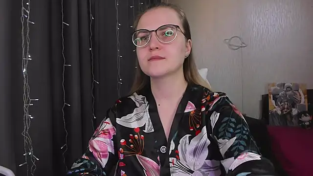 MissBrightShine online show from February 18, 2026, 12:23 pm