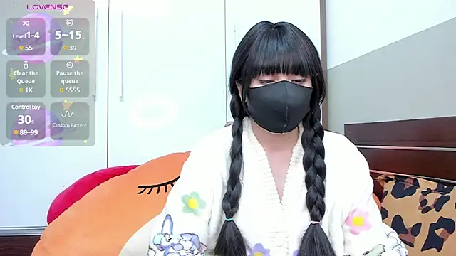 alonelove   online show from February 10, 2025, 6:53 am