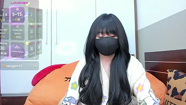 alonelove   online show from February 23, 2025, 6:49 am