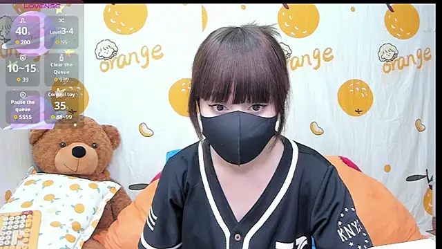 alonelove   online show from October 15, 2025, 2:22 am