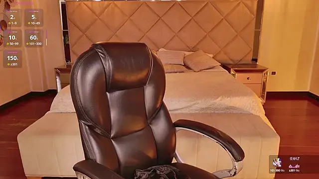 LisaMonroe  online show from September 9, 2025, 8:52 pm