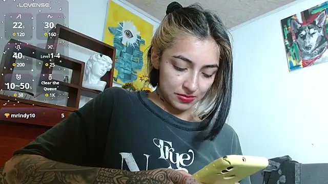 ZoeBakers  online show from February 14, 2025, 5:57 pm