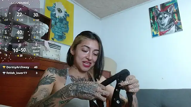 ZoeBakers  online show from March 12, 2025, 3:02 am