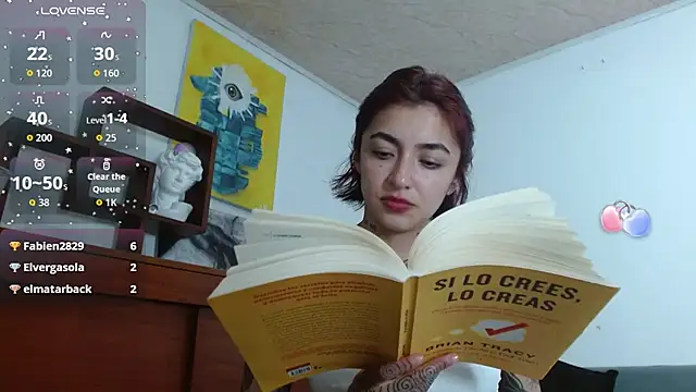 ZoeBakers  online show from September 26, 2025, 5:55 am