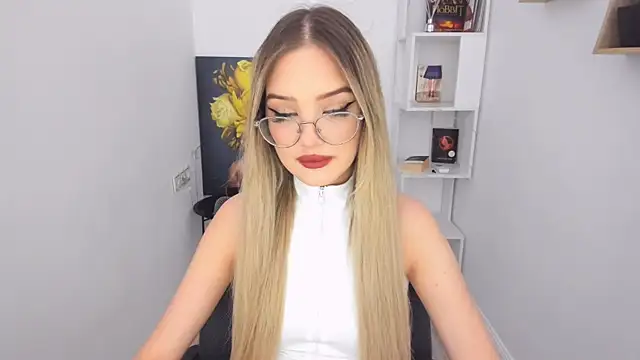 FloweryLove 1 online show from January 25, 2025, 7:28 pm